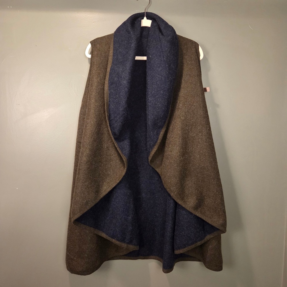 Reversible Blanket Vest Women's Oversized Shawl, One Size Fits Most,‎ Blue Green